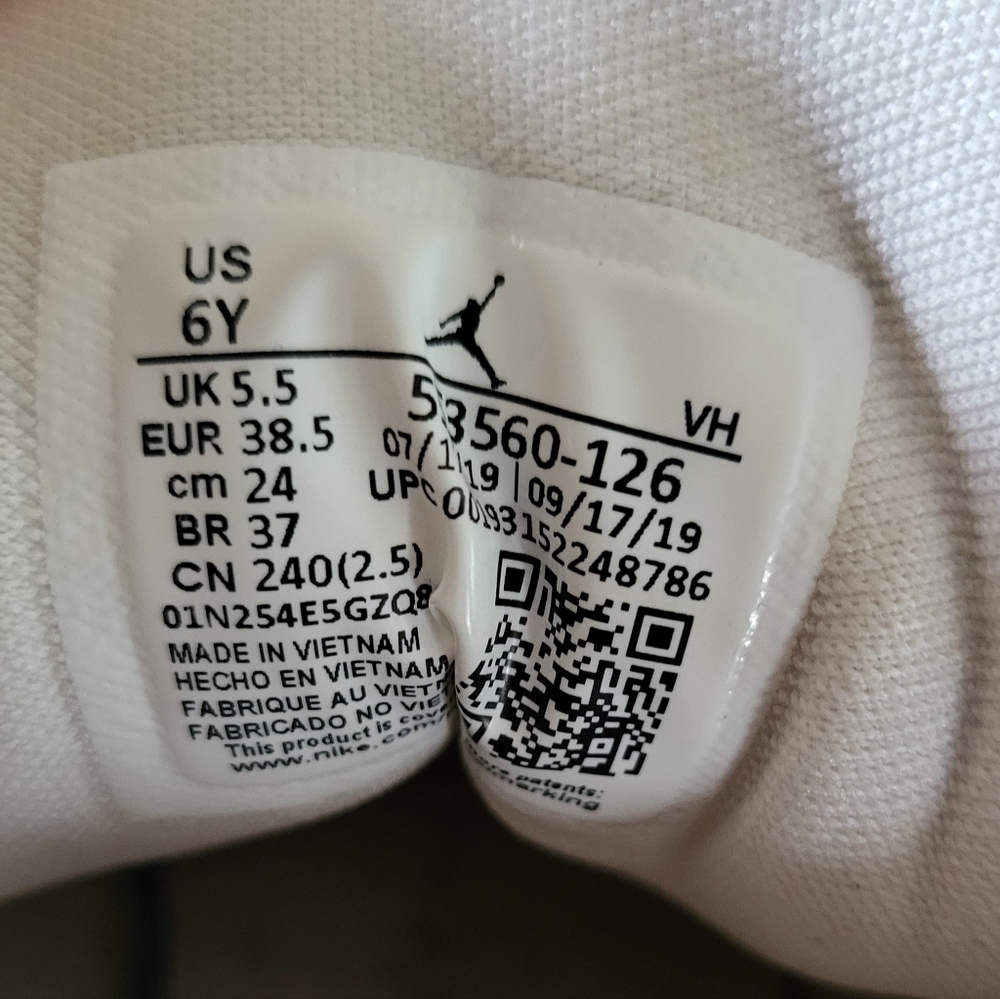 Tennis shoe